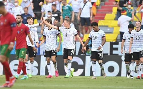 Tuyển Đức biến hóa khôn lường nhờ đôi cánh Gosens – Kimmich