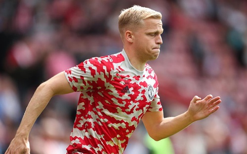 MU: Solskjaer sai lầm vì hoàn toàn bỏ rơi Van de Beek?