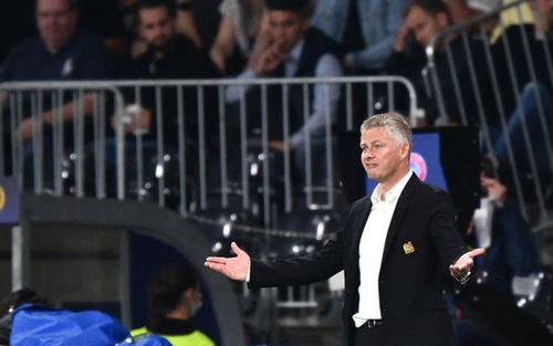 Ole Solskjaer: 'Không có chuyện Ronaldo chỉ đạo đồng đội'