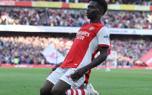 Arsenal hồi sinh nhờ sức trẻ của Saka và Smith-Rowe