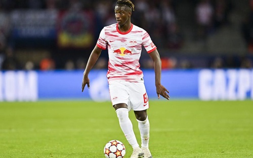 Chuyển nhượng 17/1: Rangnick mua tiền vệ 33 triệu cho MU, Chelsea muốn có Perisic