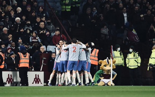 ĐIỂM NHẤN Aston Villa 2-2 MU: Bruno Fernandes hồi sinh, MU vẫn đầy rẫy vấn đề