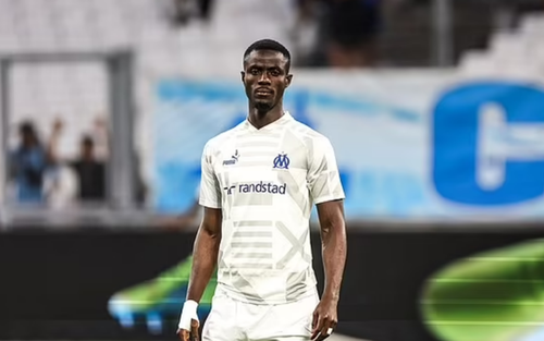 Eric Bailly tố cáo MU thiên vị các cầu thủ người Anh