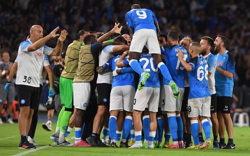 Napoli 4-1 Liverpool: Salah tịt ngòi, Liverpool thảm bại trên đất Ý