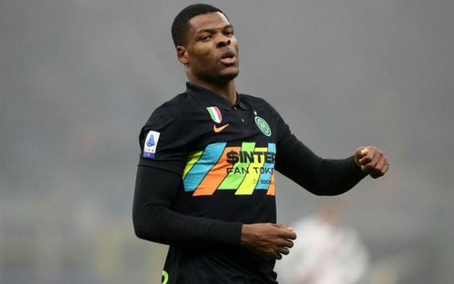 Bóng đá hôm nay 8/10: Ten Hag chọn mua hậu vệ 44 triệu. Mbappe giàu hơn Messi, Ronaldo