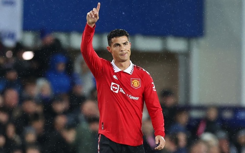 Ronaldo ghi 700 bàn thắng cấp CLB: Sinh ra để chinh phục..
