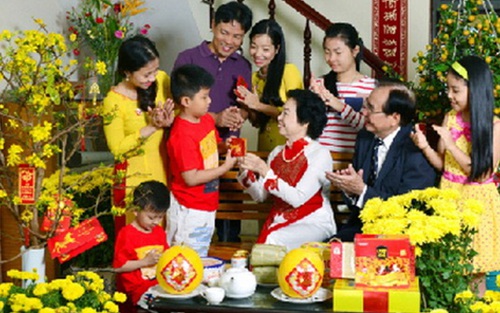 Dạy con tiêu lì xì đúng cách dịp Tết Nguyên đán