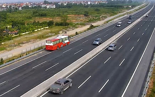 CSGT ngăn chặn 20 người nhập cảnh trái phép trên cao tốc Hà Nội – Hải Phòng