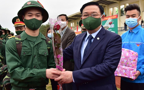 Hà Nội: Gần 4.000 thanh niên lên đường nhập ngũ