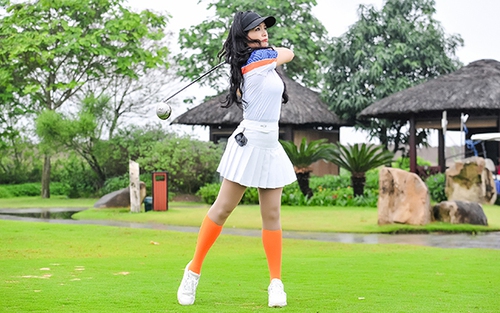 Thuý Hằng bị chấn thương nhưng vẫn giành Cúp tại giải Golf