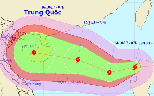 Bão số 11 suy yếu thành áp thấp nhiệt đới, biển miền Trung vẫn mưa lớn