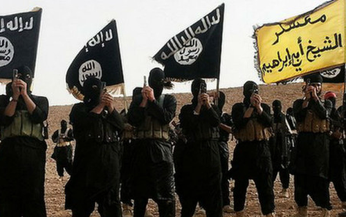 150 tay súng IS đầu hàng ở miền Đông Syria