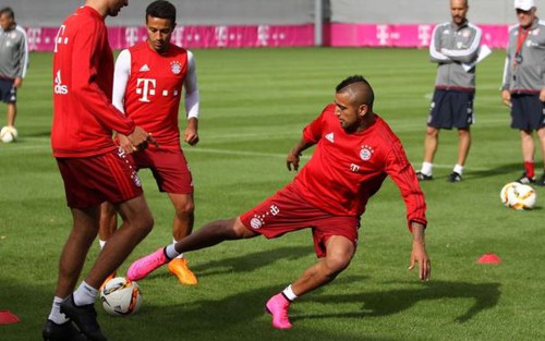Phong độ không tốt, Bayern còn phải đối mặt với virus FIFA