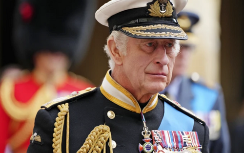 Lễ đăng quang của Vua Charles III trùng sinh nhật con trai: Harry và Meghan sẽ có động thái gì?