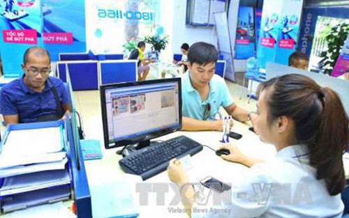 VIDEO: Người dân nói gì trước ngày 'khai tử' khuyến mại 50% đối với thuê bao trả trước?