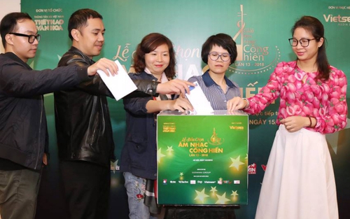 Nhà báo 2 miền Nam - Bắc bầu Cống hiến: Không dễ tìm ra người chiến thắng!