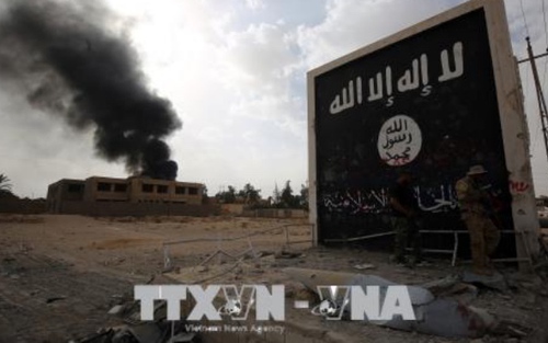 Iraq không kích cứ điểm của IS tại Syria