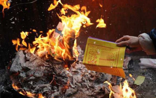 Văn khấn, mâm cỗ lễ hóa vàng mùng 3 Tết Kỷ Hợi 2019 và những điều cần biết