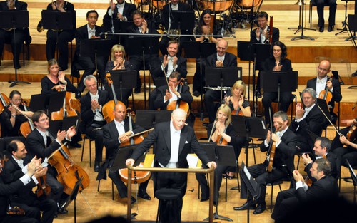Dàn nhạc danh tiếng London Symphony Orchestra trình diễn 'Tiến quân ca' ở Hà Nội