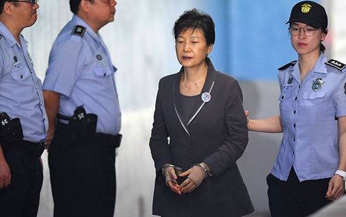 Tòa án Hàn Quốc tuyên cựu Tổng thống Park Geun-hye 24 năm tù giam