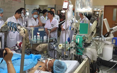 Sự cố chạy thận ở Hòa Bình: Cựu Giám đốc vắng mặt liệu có bỏ lọt tội?