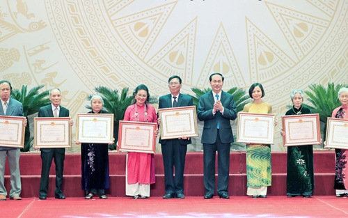 Đề nghị sửa quy định xét tặng Giải thưởng về văn học, nghệ thuật