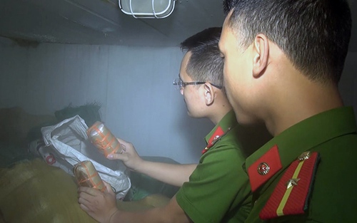 VIDEO: Phát hiện kho đông lạnh chứa 5 tấn mỡ lợn, 2 tạ giò không rõ nguồn gốc