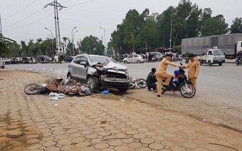 Hà Nội: Tai nạn giao thông nghiêm trọng, 2 người tử vong