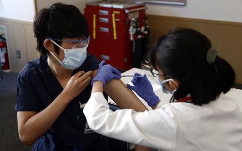 Ấn Độ lập kỷ lục mới khi tiêm được hơn 20 triệu liều vaccine Covid-19 trong một ngày