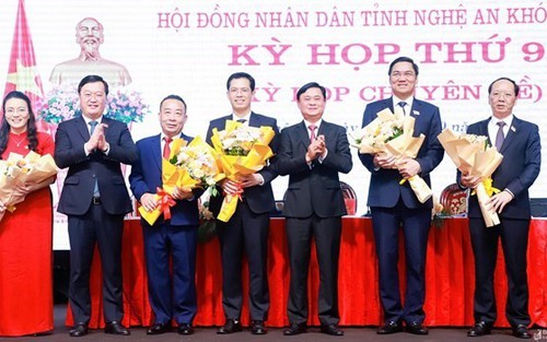 Phê chuẩn kết quả bầu, miễn nhiệm Phó Chủ tịch UBND 2 tỉnh, thành phố