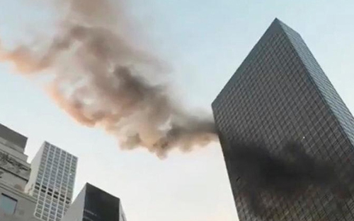 VIDEO: Hỏa hoạn tại Tháp Trump, 2 người bị thương