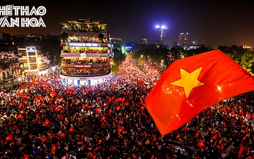 Những hình ảnh rơi nước mắt đêm ăn mừng chiến thắng của U23 Việt Nam