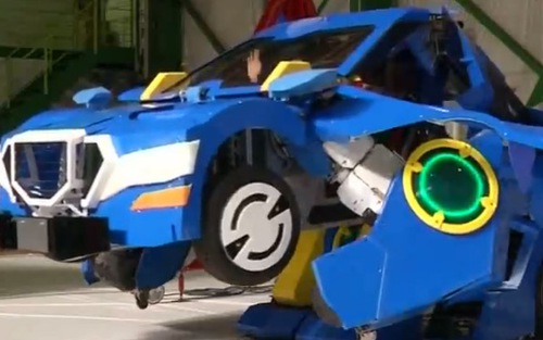 Kỹ sư Nhật Bản biến viễn tưởng thành hiện thực: Robot biến hình thành ôtô trong 1 phút