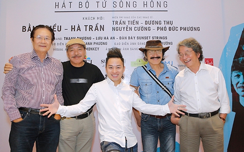 GÓC KHUẤT Tùng Dương (số 2): Tôi từng bị đuổi khỏi quán bar chỉ vì hát nhạc 'Bộ tứ Sông Hồng'