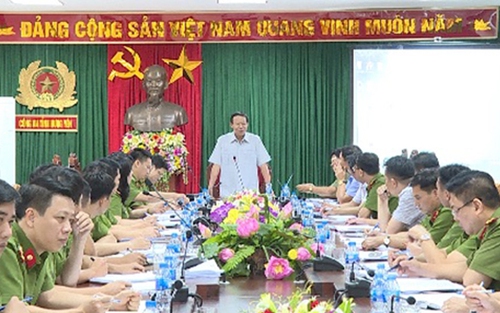 Thứ trưởng Bộ Công an Lê Quý Vương chỉ đạo điều tra, truy tìm hung thủ sát hại 2 vợ chồng ở thành phố Hưng Yên