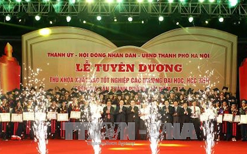 Hà Nội vinh danh 88 thủ khoa xuất sắc tốt nghiệp tốt nghiệp đại học, học viện