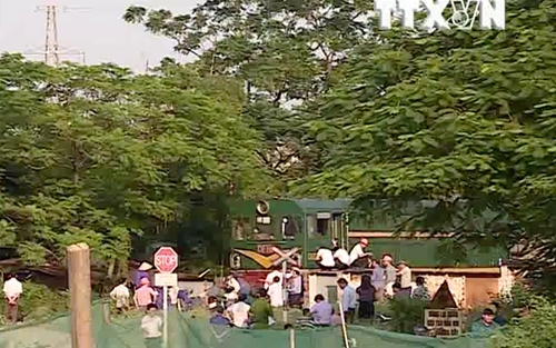 VIDEO: Tai nạn đường sắt nghiêm trọng tại Hà Đông, Hà Nội