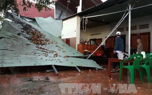Phú Yên: Nhiều người bị thương và nhà ở bị tốc mái do lốc xoáy