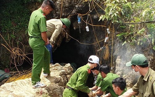 Đã tìm được thi thể nạn nhân mắc kẹt trong hang đá tại Lào Cai