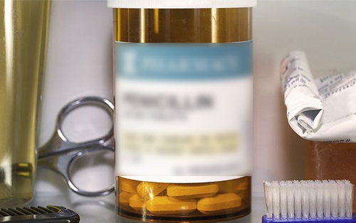 Nghiên cứu chứng minh tác hại khôn lường của việc kê kháng sinh liều cao