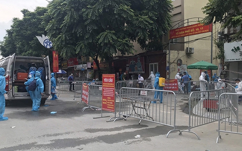 Một tạp vụ tại ngân hàng ở Thanh Xuân dương tính, Hà Nội có 39 ca trong 24 giờ