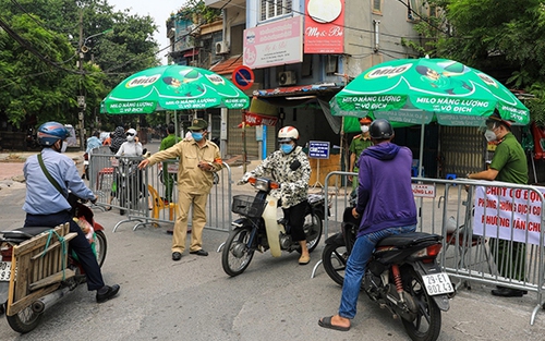 Hà Nội: Tháo dỡ 39 chốt kiểm soát dịch tại các tuyến đường ra, vào vùng đỏ