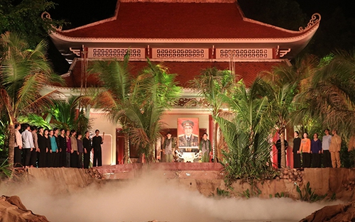 Nghệ thuật thực cảnh về nữ tướng Nguyễn Thị Định