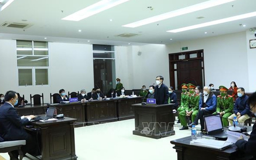 Vụ giúp Công ty Nhật Cường trúng thầu: Ba bị cáo nộp 3,8 tỷ đồng tại tòa