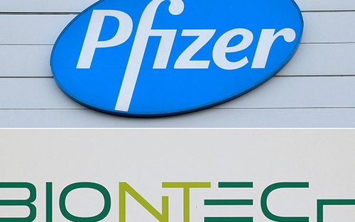Các hãng Pfizer và BioNTech thử nghiệm lâm sàng vaccine đặc hiệu chống biến thể Omicron