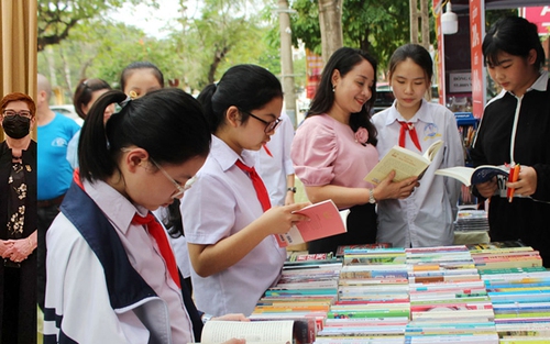 Ngày Sách và Văn hóa đọc Việt Nam 2022 có chủ đề 'Chấn hưng văn hóa và phát triển văn hóa đọc'