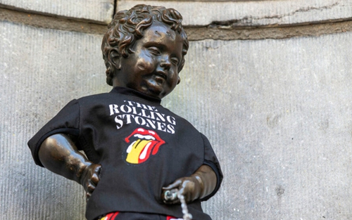 'Cậu bé tè' Manneken-Pis - biểu tượng của thủ đô Brussels mặc trang phục của ban nhạc Rolling Stones