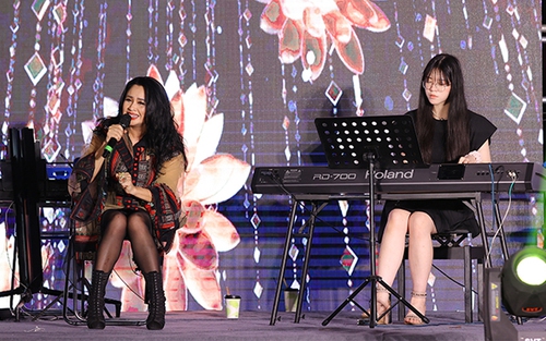 Diva Thanh Lam ngẫu hứng cùng con gái 'Lời cảm ơn của con'