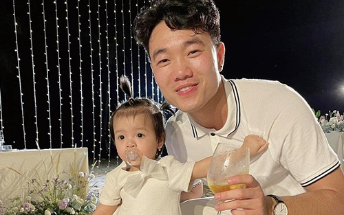 Con gái Tiến Dũng được ‘săn đón’ trong lễ cưới Công Phượng