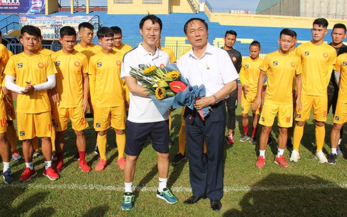 Thanh Hóa vs Quảng Nam: HLV Nguyễn Thành Công và ‘ngày về sinh tử’ ở xứ Thanh